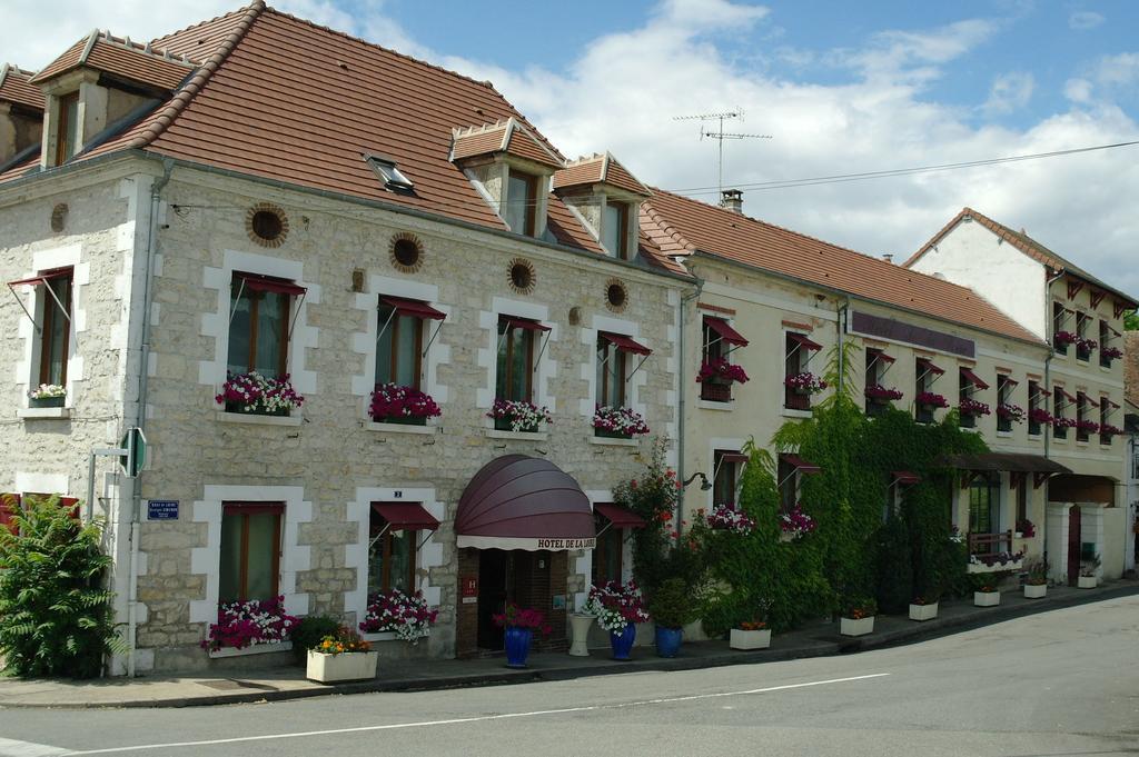 Hotel De La Loire Saint-Satur Exterior photo